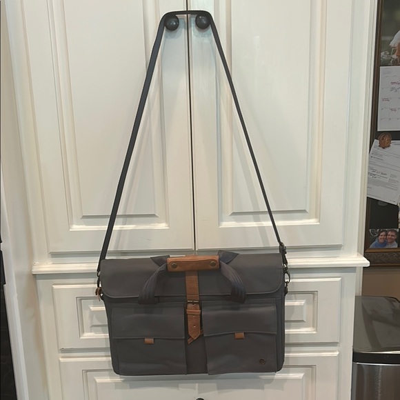 NWOT! PKG ( Toronto Canada) Dark Gray W/Brown trim Men's Messenger Bag